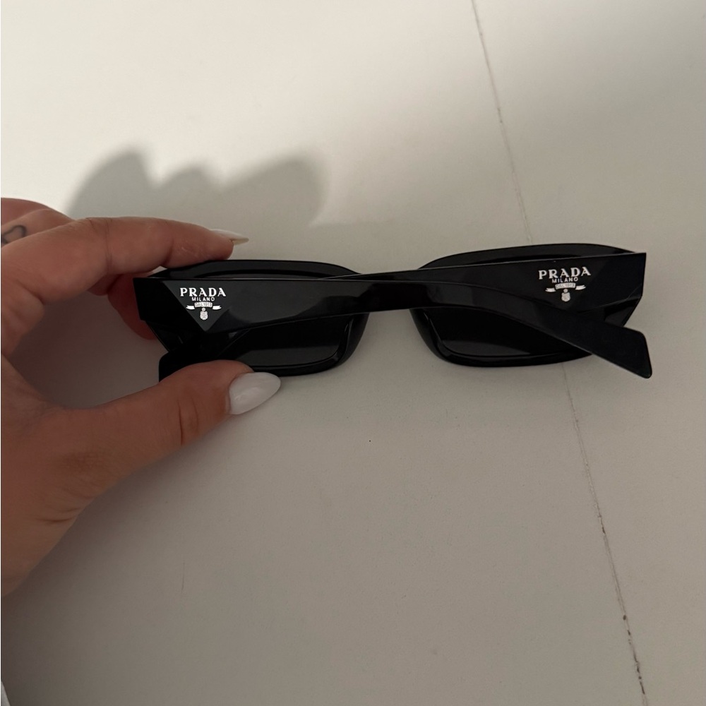 Prada Elegant Black Eyewear